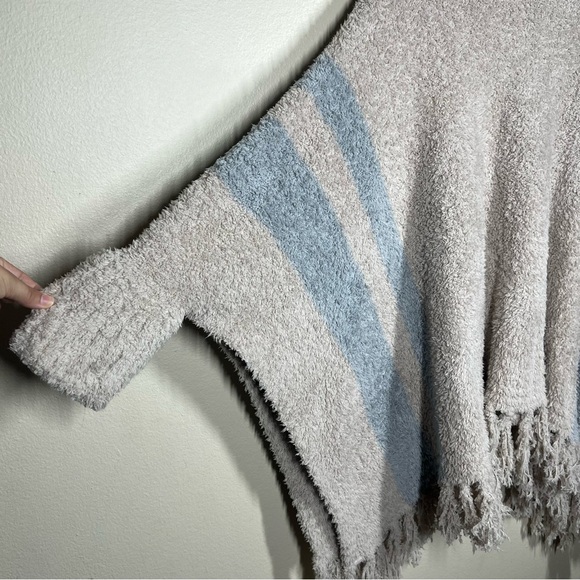 Barefoot Dreams Cozy Chic Beach Poncho Weather Fringe Beige Style 627 One Size - Picture 4 of 10